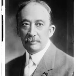 Portrait of Glenn Brown