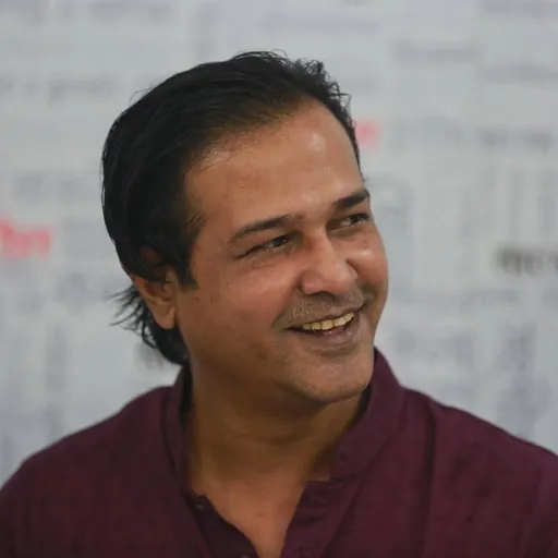 Portrait of Asif Akbar
