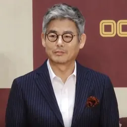 Portrait of Sung Dong-il