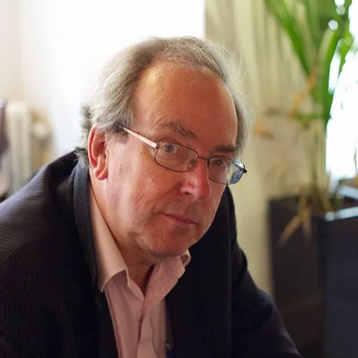 Portrait of Paul Snowdon