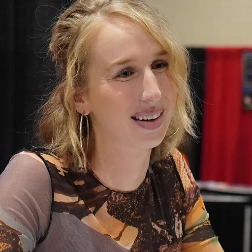 Portrait of Maggie Robertson