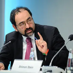 Portrait of Omid Nouripour