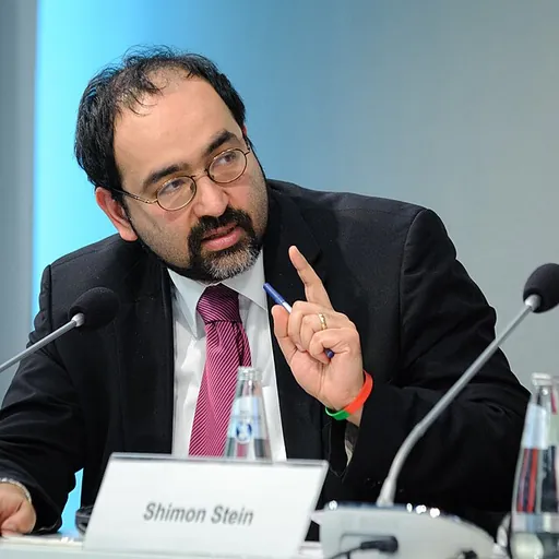 Portrait of Omid Nouripour