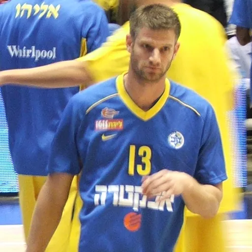 Portrait of Alon Stein