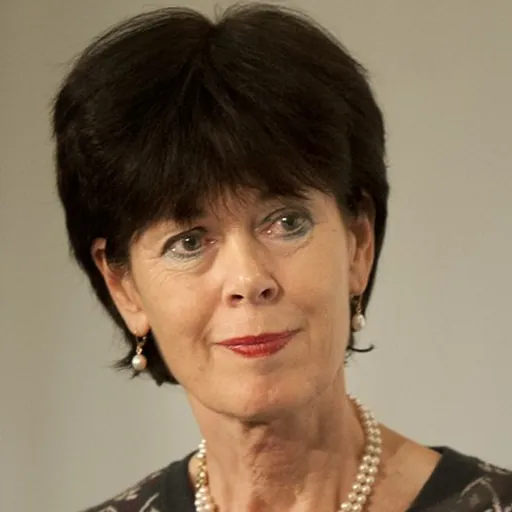 Portrait of Renée Jones-Bos