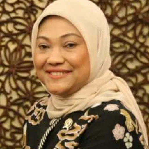 Portrait of Ida Fauziyah