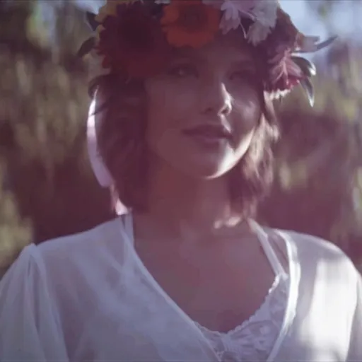Portrait of Elly Mayday