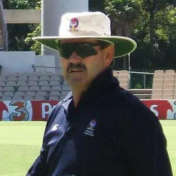 Portrait of Les Burdett