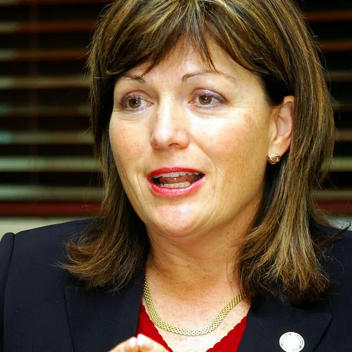 Portrait of Linda Lapointe