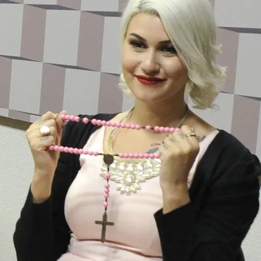 Portrait of Sara Winter