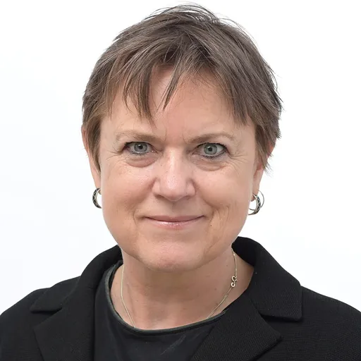 Portrait of Ruth Firmenich