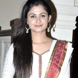 Portrait of Ruchi Savarn