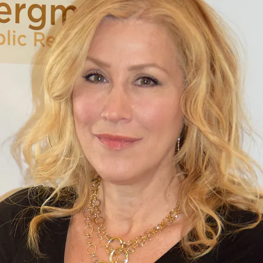Portrait of Lisa Ann Walter