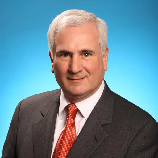 Portrait of Seth Lederman