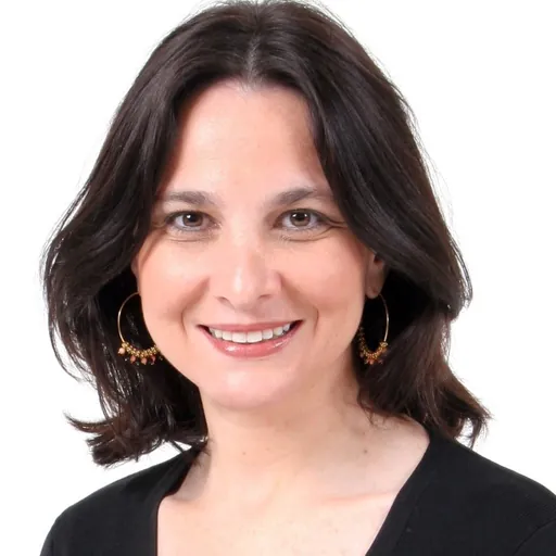 Portrait of Karen Poniachik