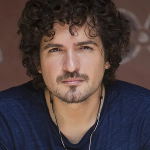 Portrait of Tommy Torres