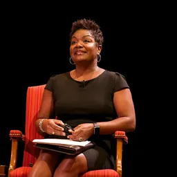 Portrait of Sadiqa Reynolds