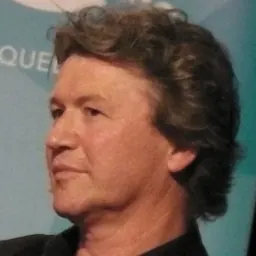 Portrait of Simon Phillips