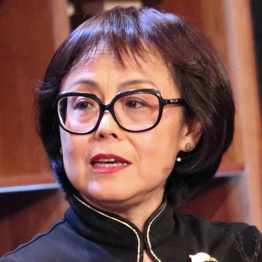 Portrait of Xue Xinran