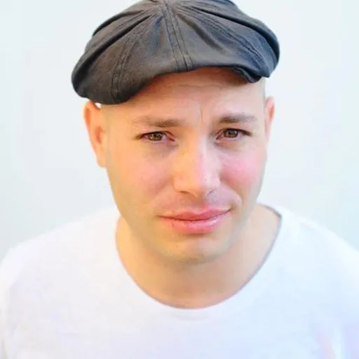 Portrait of Noam Jacobson