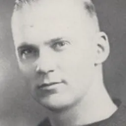 Portrait of Lynn Bomar