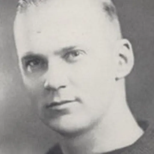 Portrait of Lynn Bomar
