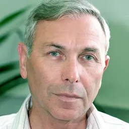 Portrait of Moshe Arad