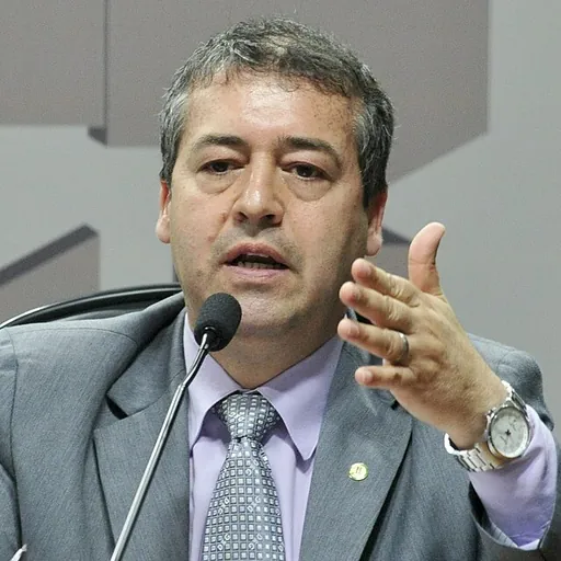 Portrait of Ronaldo Nogueira