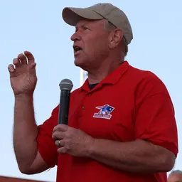 Portrait of Steve Nelson