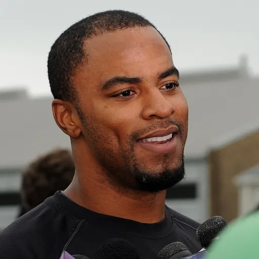 Portrait of Darren Sharper