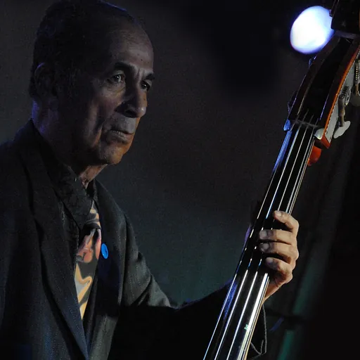 Portrait of Orlando "Cachaíto" López