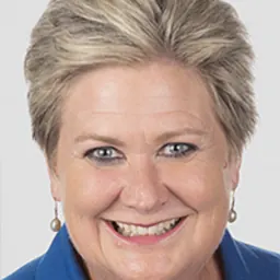 Portrait of Kerri-Anne Dooley