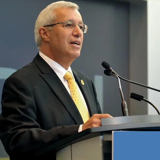 Portrait of Vic Fedeli