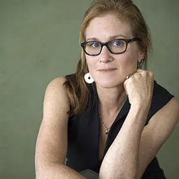 Portrait of Randi Hutter Epstein