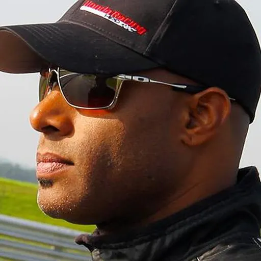 Portrait of Robb Holland
