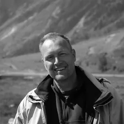Portrait of Frank Dekkers