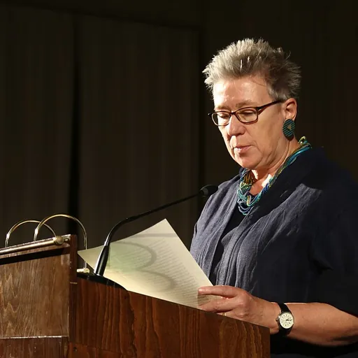 Portrait of Iris Lauterbach