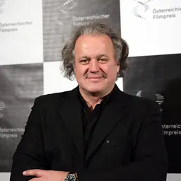 Portrait of Julian Pölsler