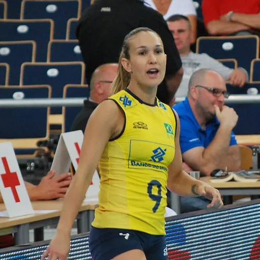 Portrait of Fernanda Ferreira