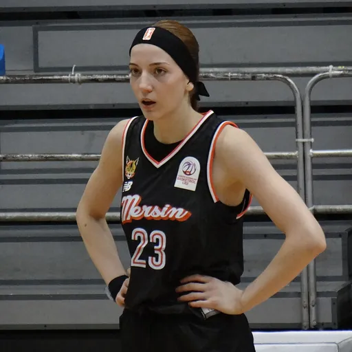 Portrait of Eslem Güler