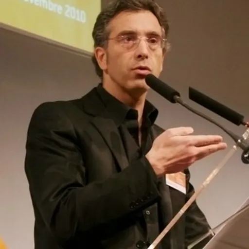 Portrait of Dominique Reynié
