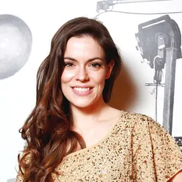 Portrait of Chloé Dumas