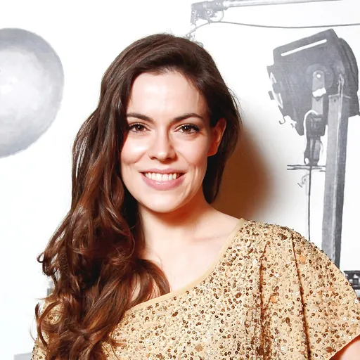 Portrait of Chloé Dumas