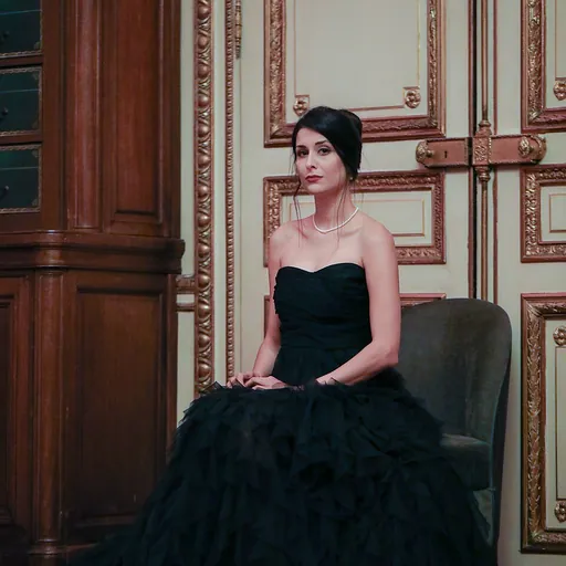 Portrait of Anousha Nazari