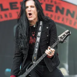 Portrait of Todd Kerns
