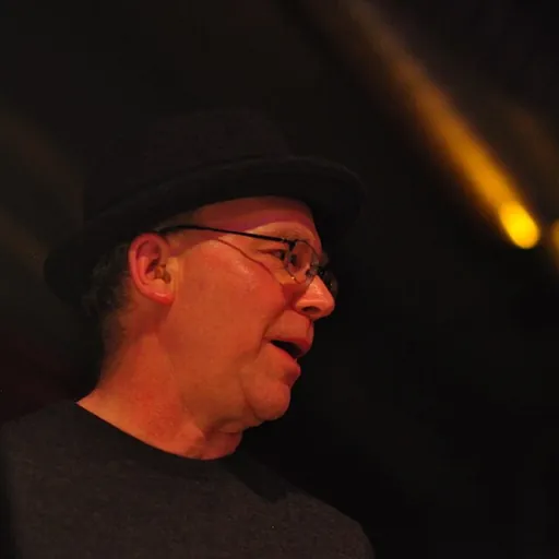 Portrait of Wayne Horvitz