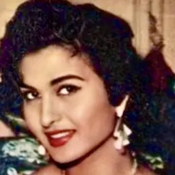 Portrait of Naima Akef