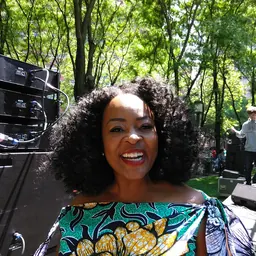 Portrait of Quiana Lynell