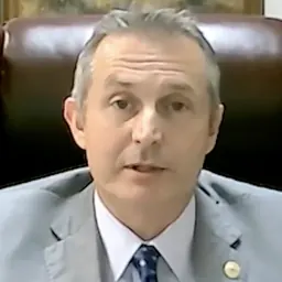 Portrait of Tom Oliverson