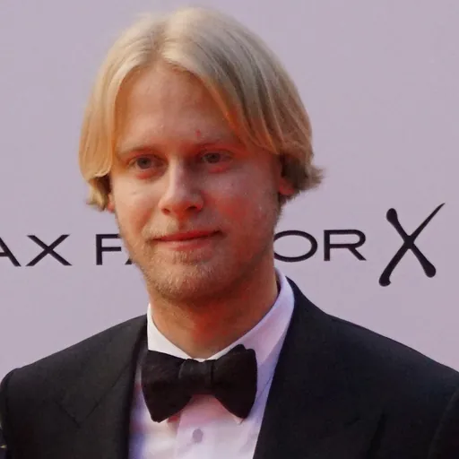 Portrait of Ilya Stuart
